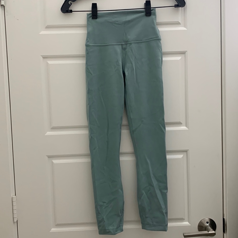 Lululemon Wunder Train High Rise Crop 23”